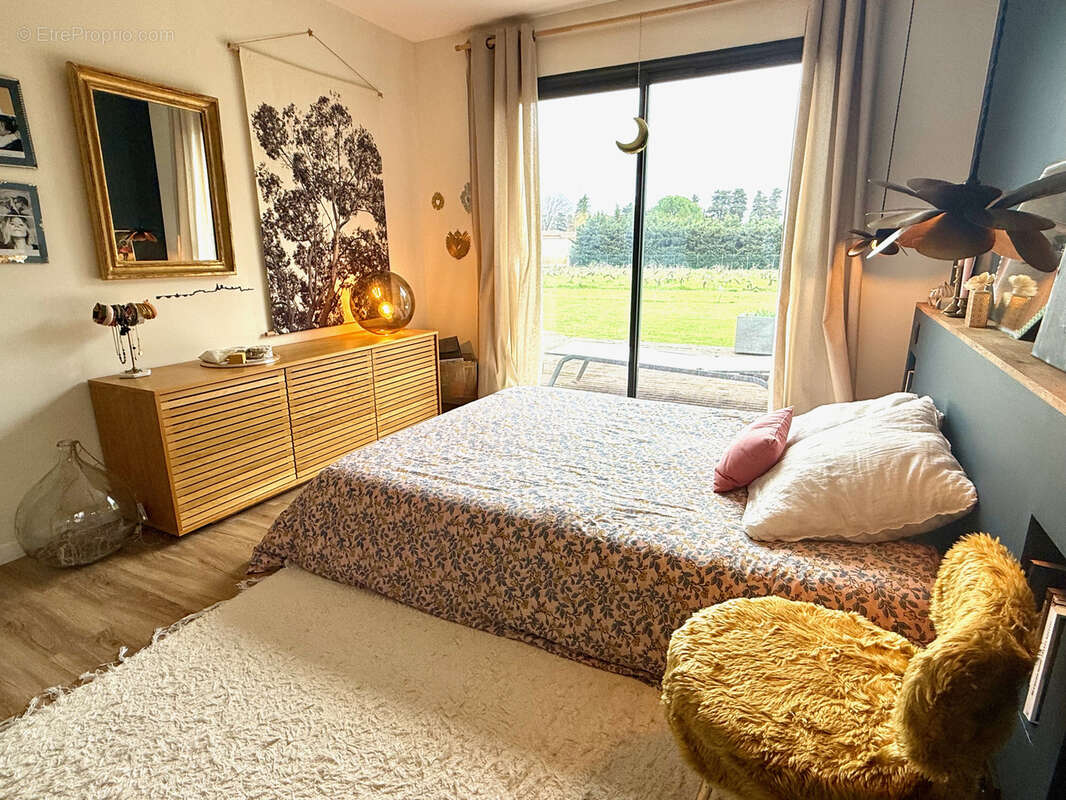 Maison à SAINTE-CECILE-LES-VIGNES