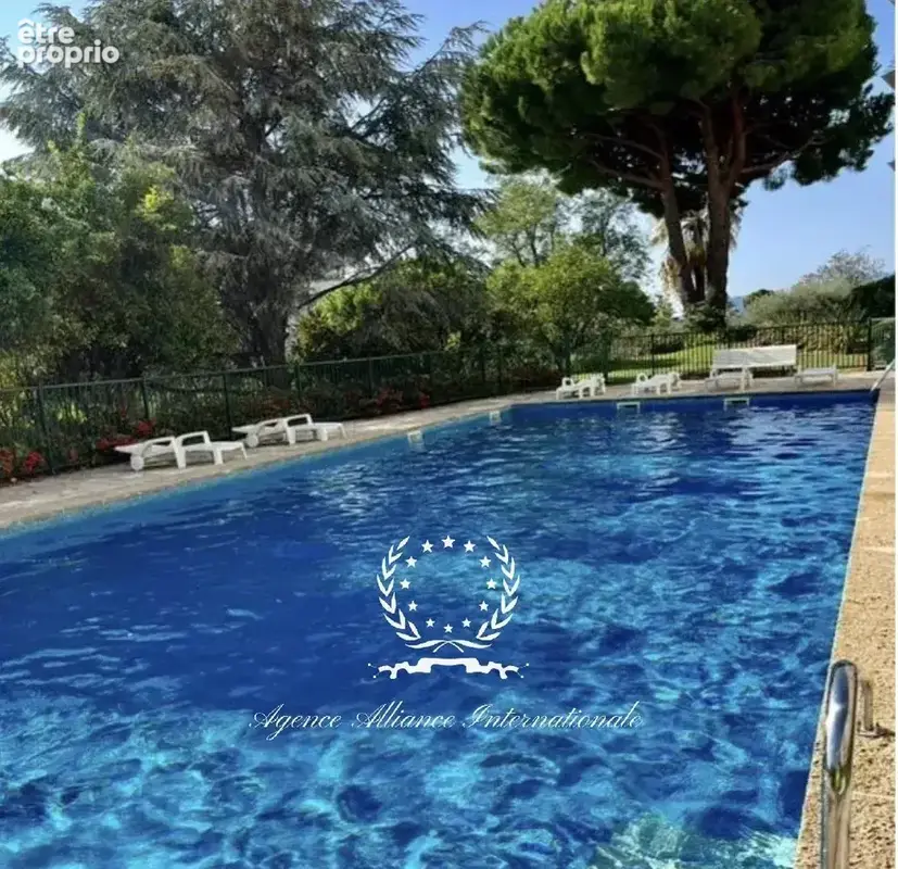 dernier étage - Magnifique studio + 20m2 de Terrasse - photo 9