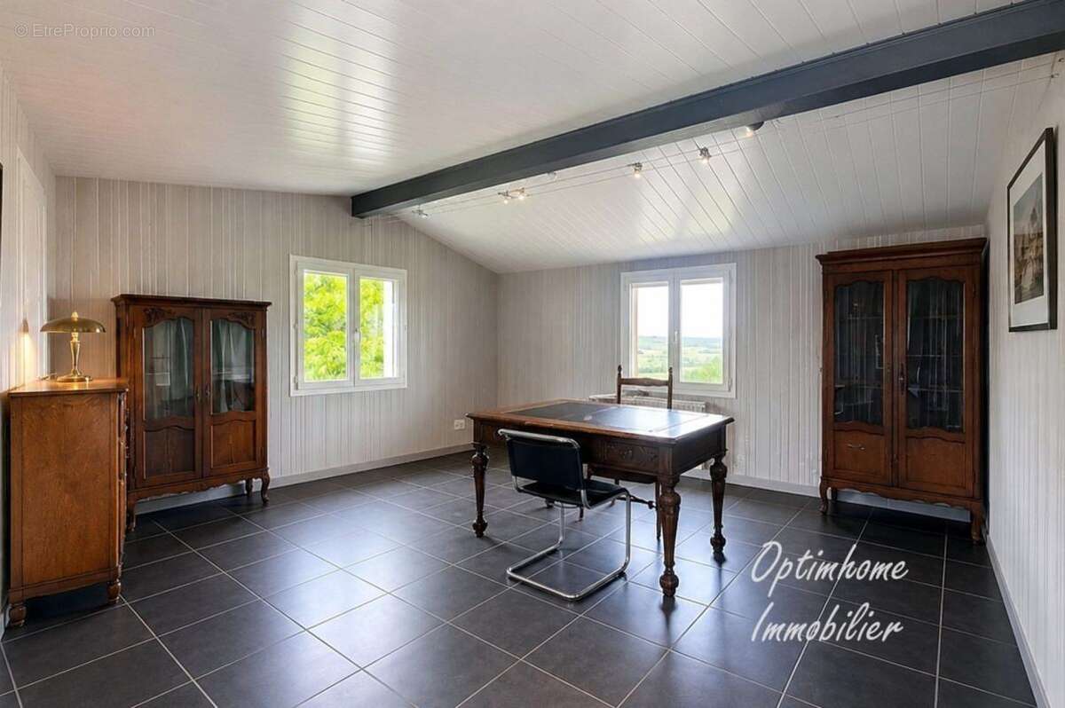 Maison de 223 m² avec vue dominante - photo 11