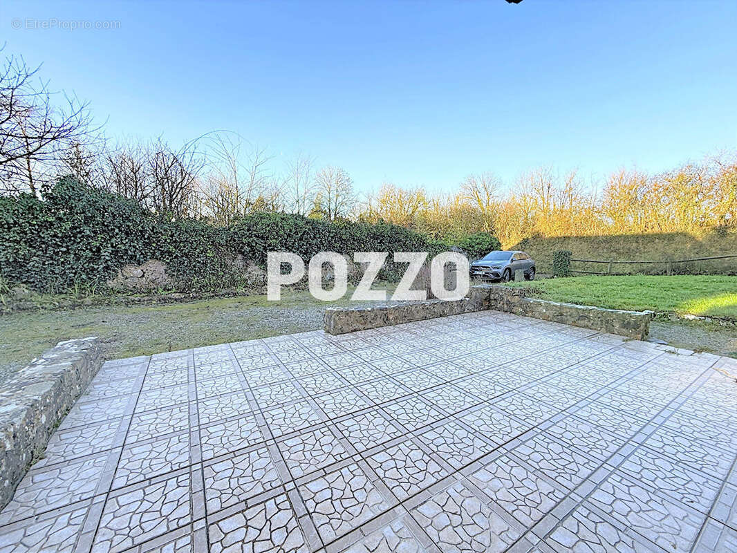 Maison à HEUGUEVILLE-SUR-SIENNE