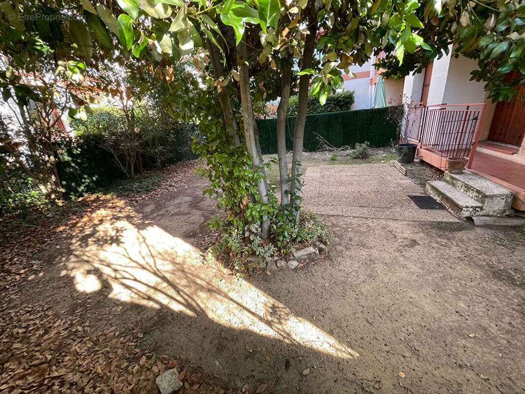 À vendre : Appartement  avec Jardin Cave et Parking 3 pièces à Aix-en-Provence - Les Milles - photo 17