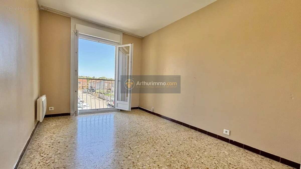 Appartement à LE MUY
