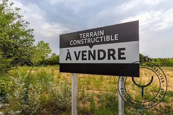 Terrain à ROMILLY-SUR-SEINE