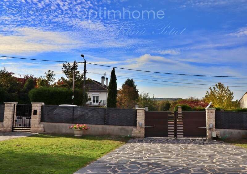 Coup de cœur - Rare à la vente ! Magnifique maison contemporaine de 225 m² avec vue sur le château - photo 35