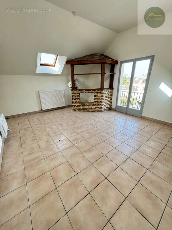 Maison à EGREVILLE