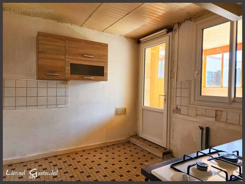 Maison à vendre 4 chambres avec jardin, parking sur la commune de Pineuilh proche de Sainte Foy la Grande (33) - photo 6