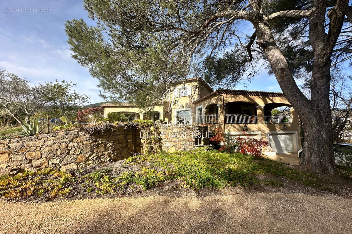 Maison à SAINT-ZACHARIE