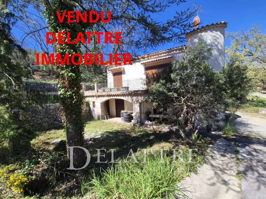 Maison 113 m² à Le Rouret  - photo 1
