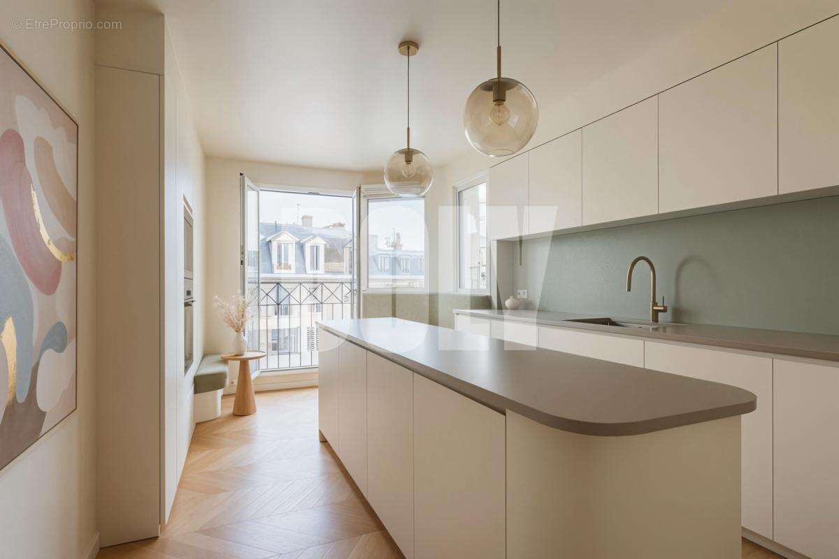 Appartement à PARIS-18E