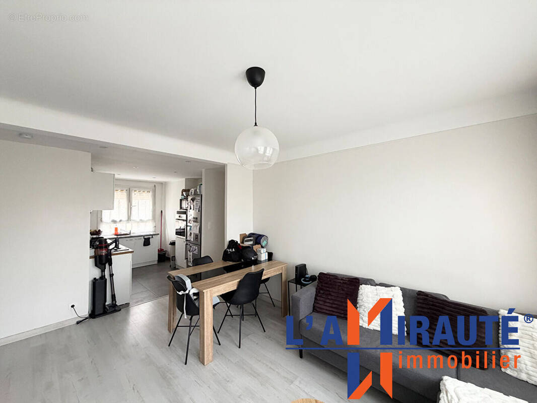 Appartement à SARTROUVILLE