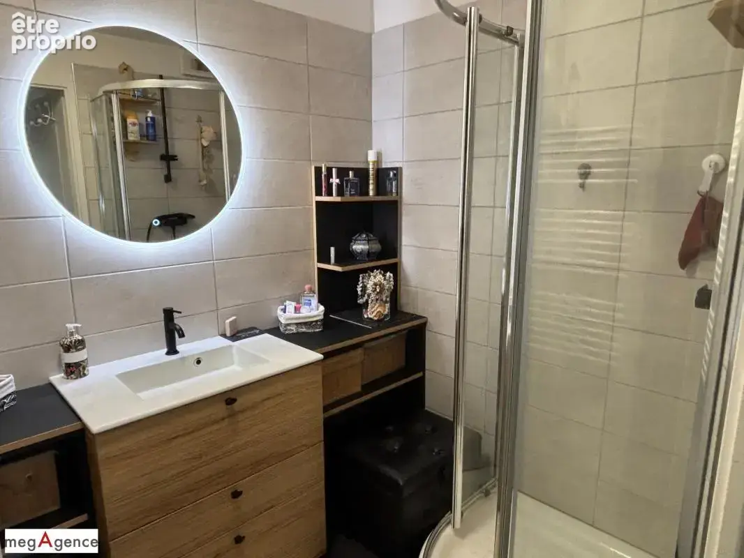Appartement T3 avec balcon - Parking souterrain et piscine - photo 12