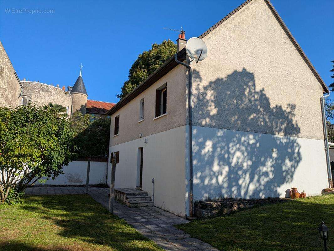 Maison à LA CHARITE-SUR-LOIRE