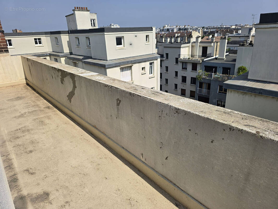 Appartement à COURBEVOIE