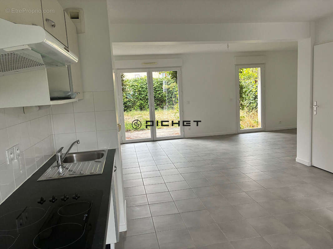 Maison à MONTLOUIS-SUR-LOIRE