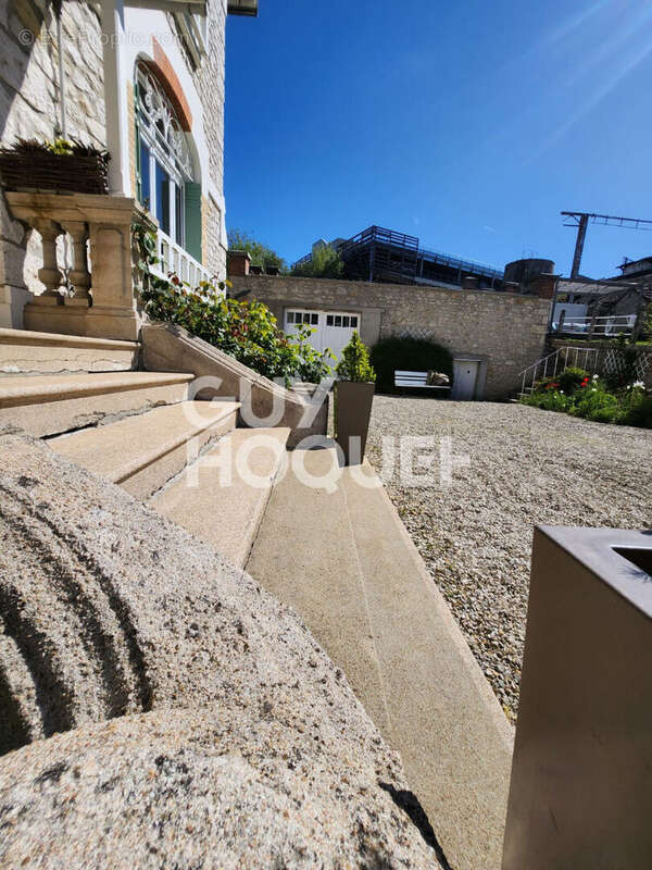 Maison à LONGUEVILLE