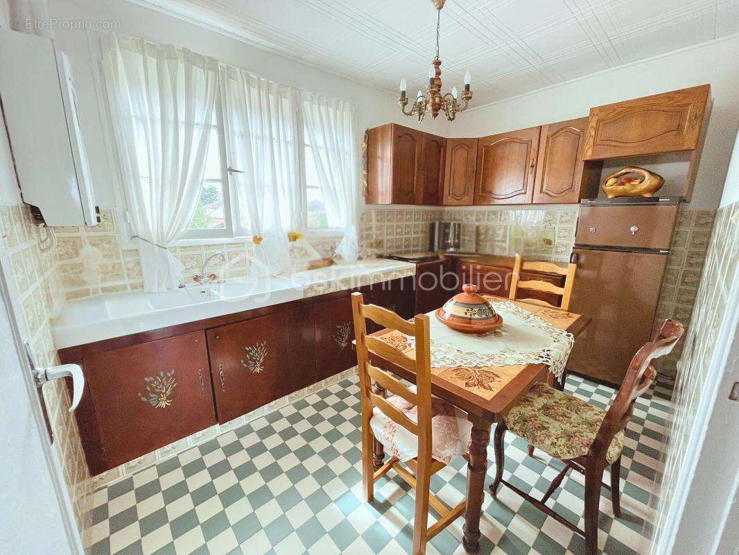 Maison à SAINT-BONNET-DE-MURE