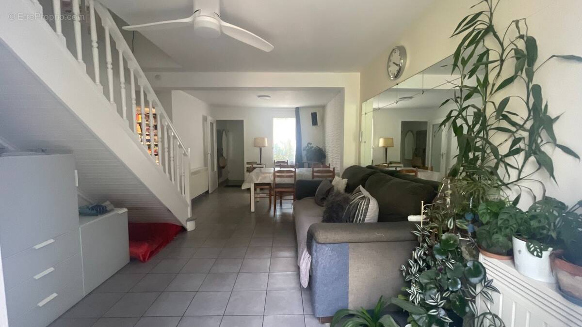 Maison Familiale 5 pièces á vendre,  TRAPPES (78) - photo 1