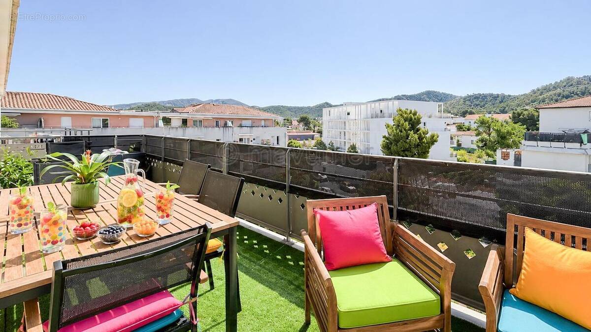 Appartement T3 - dernier étage - terrasse 16m2 - double box - 13009 Marseille n°1 - Appartement à MARSEILLE-9E