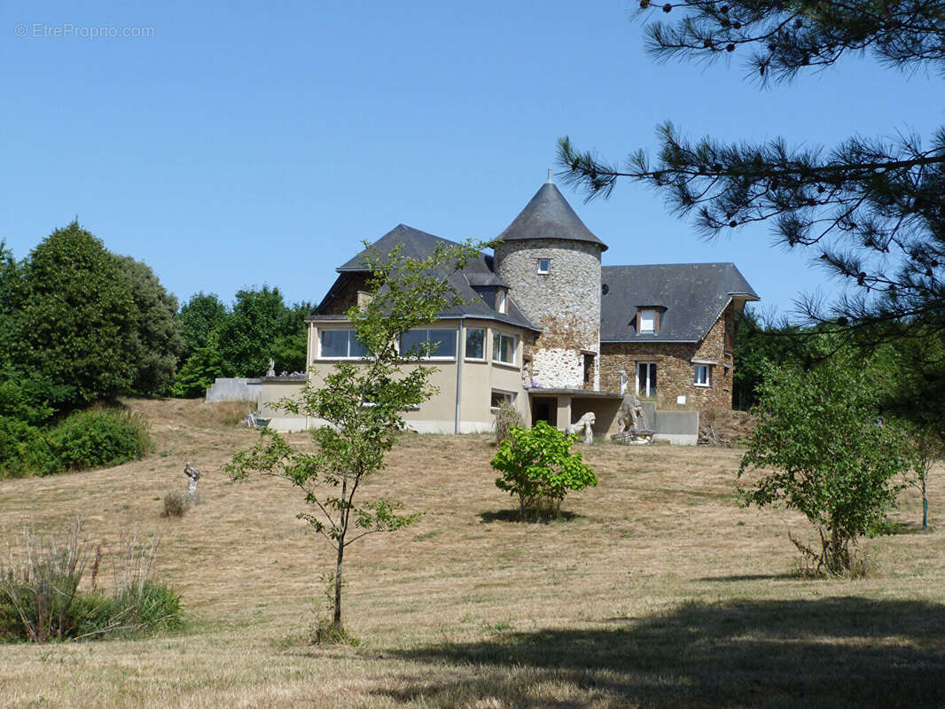Propriété - 15 mins CHATEAU GONTIER - photo 10
