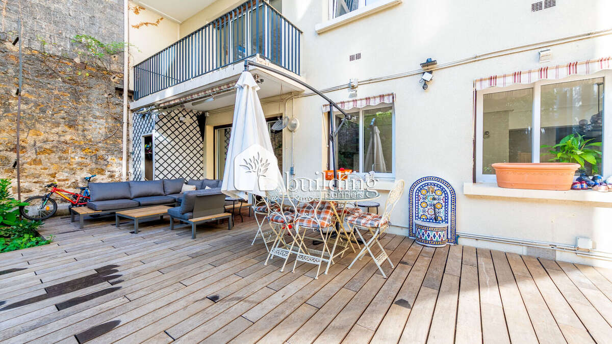 Appartement à NEUILLY-SUR-SEINE