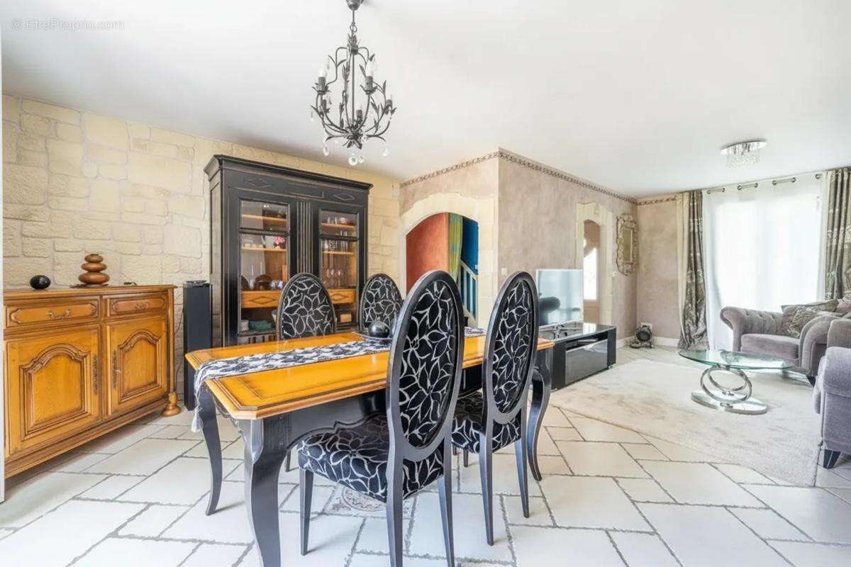 Maison de 5 pièces de 120 m² à Limeil-Brévannes - photo 3