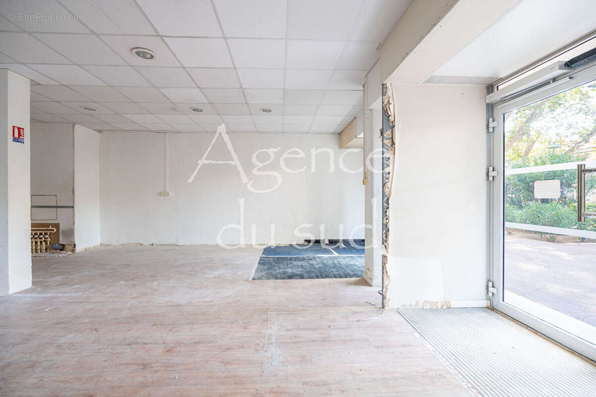 Local d'activité 70m2 - photo 3