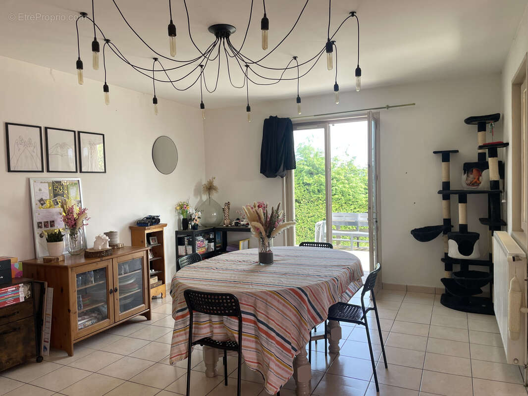 Maison à NOIRETABLE