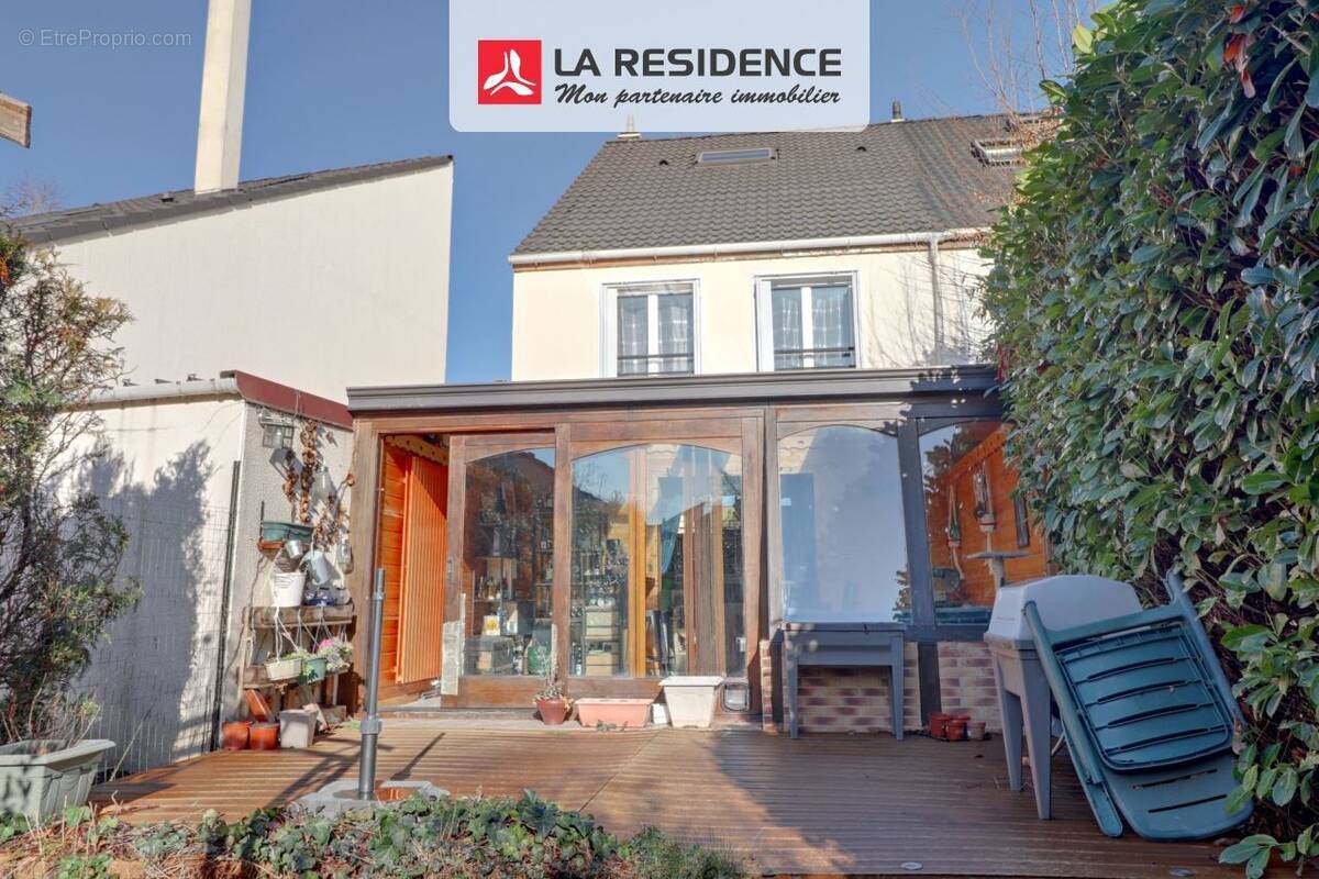 Maison à JOUY-LE-MOUTIER