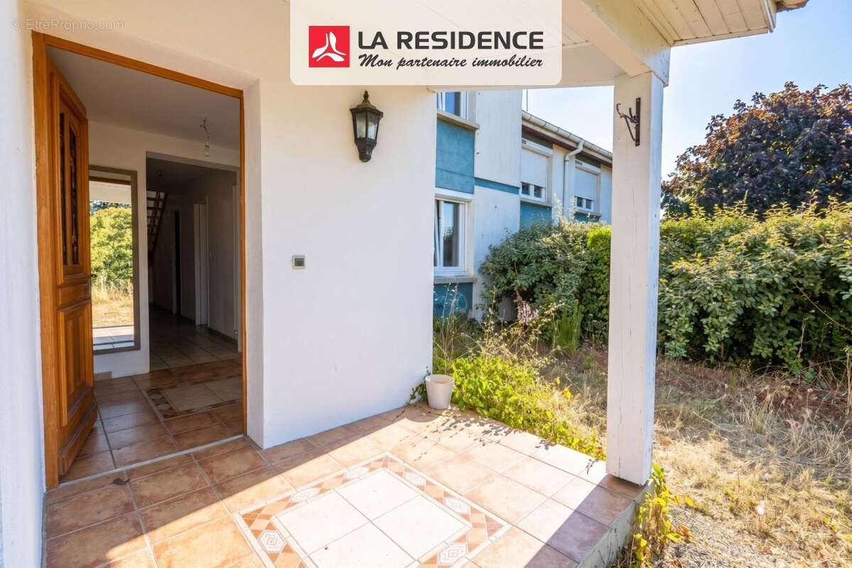 Maison 108 m² à Saint-Marcel-Les-Valence  - photo 2