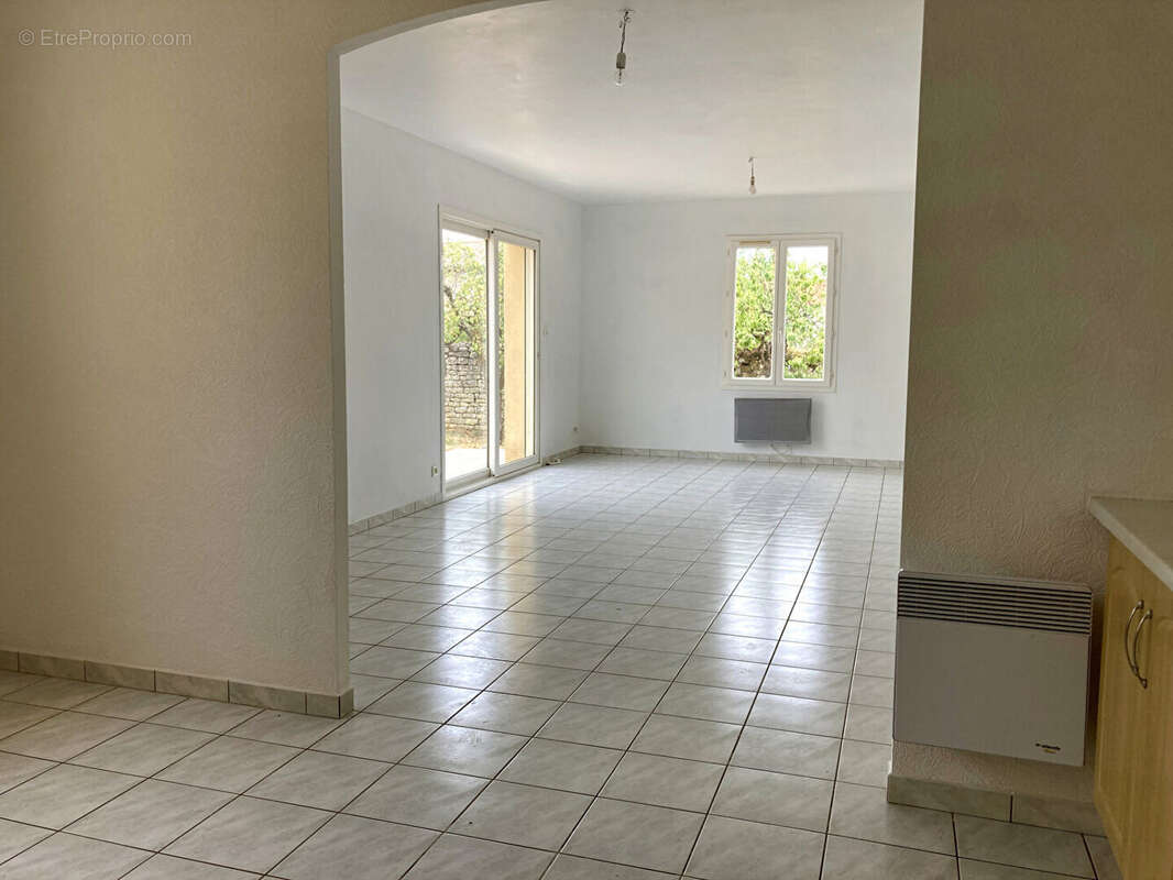 Maison 80 m² à Saint-Pompain  - photo 5