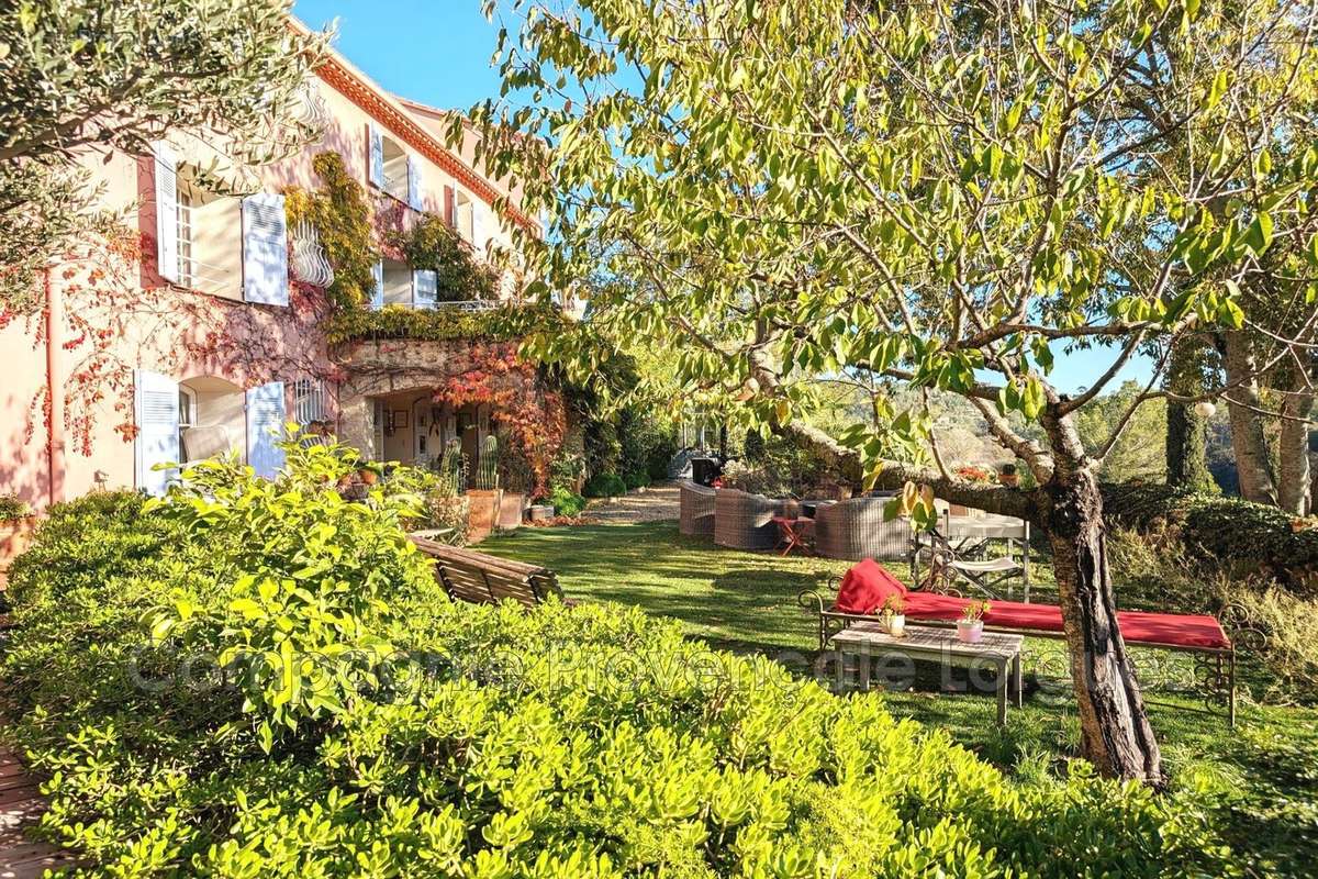 Maison à ENTRECASTEAUX