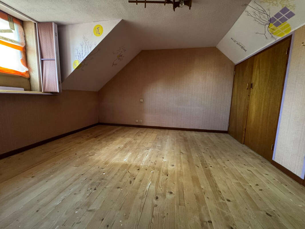 Appartement à ELLIANT