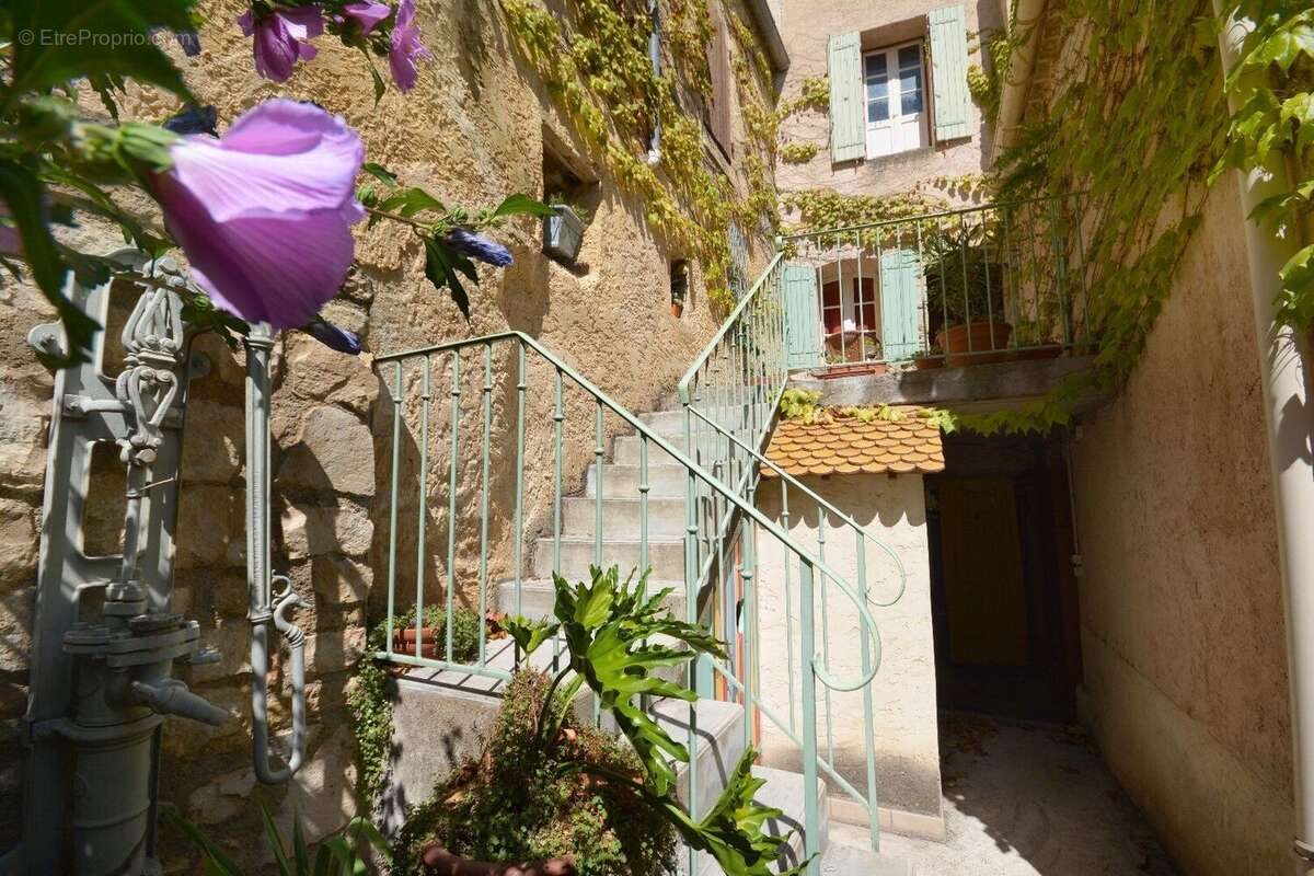 Maison à LE BARROUX