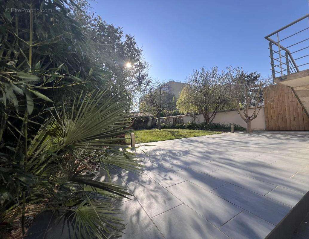 Maison à LES CLAYES-SOUS-BOIS