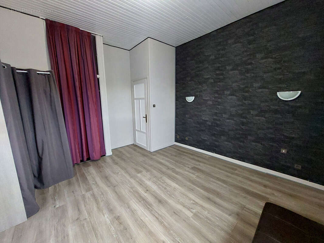 Maison à LORQUIN