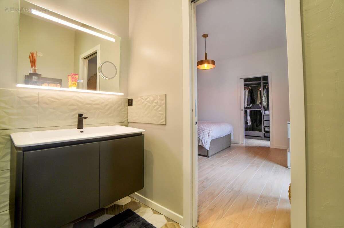 Maison à LAY-SAINT-CHRISTOPHE