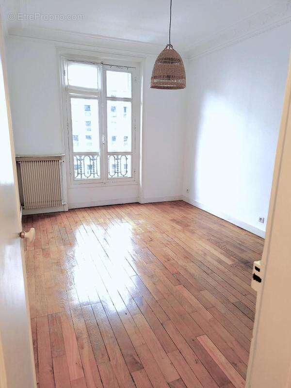 Appartement à PARIS-7E