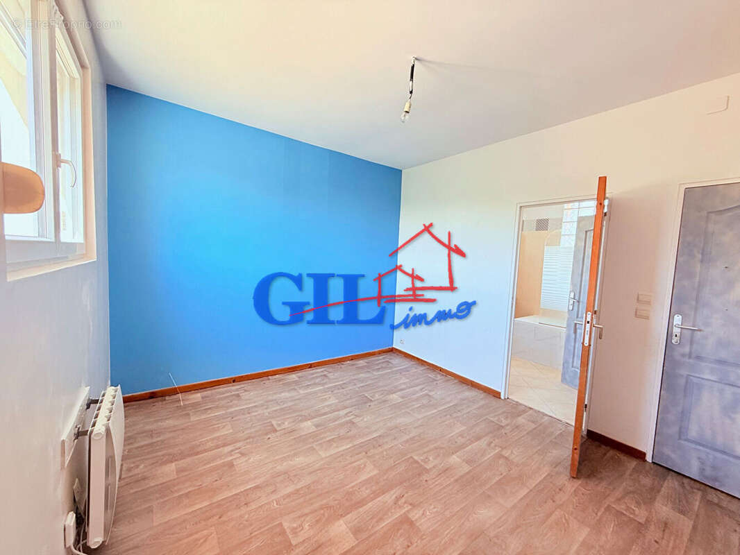 Maison à SAVIGNY-LE-TEMPLE