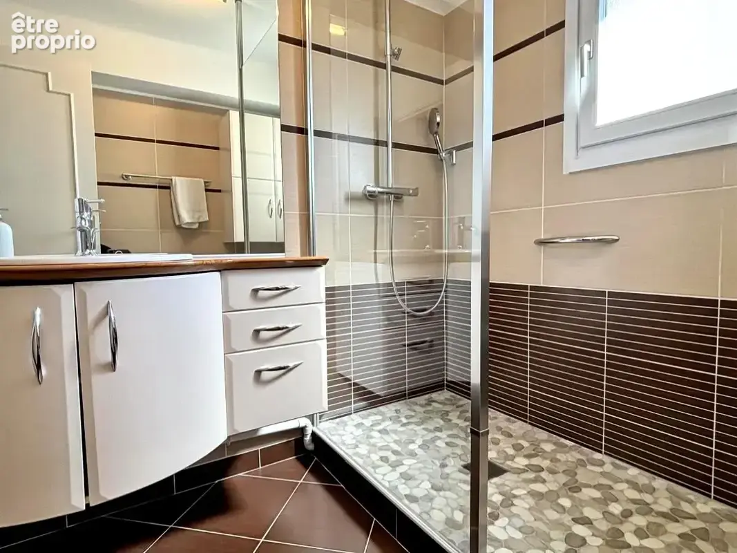 Appartement 102 m² à Grenoble  - photo 9