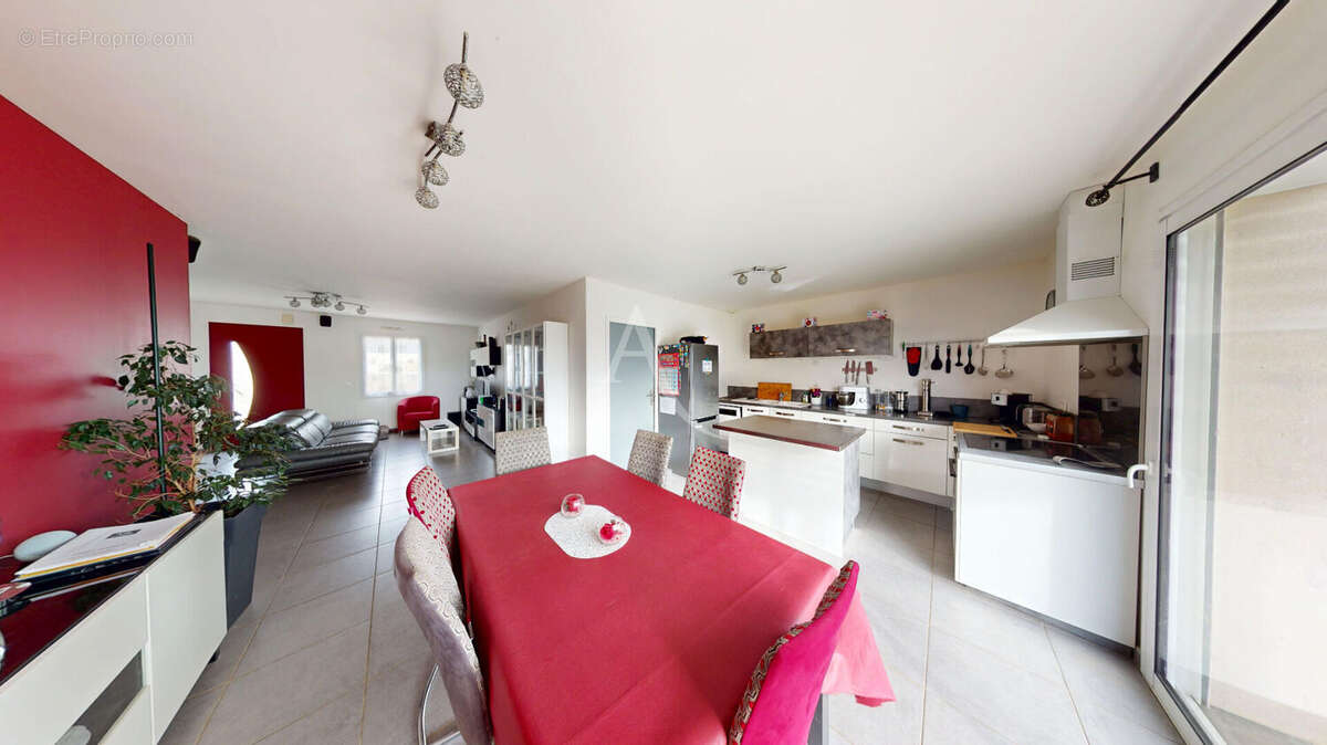 Maison à VOUNEUIL-SOUS-BIARD