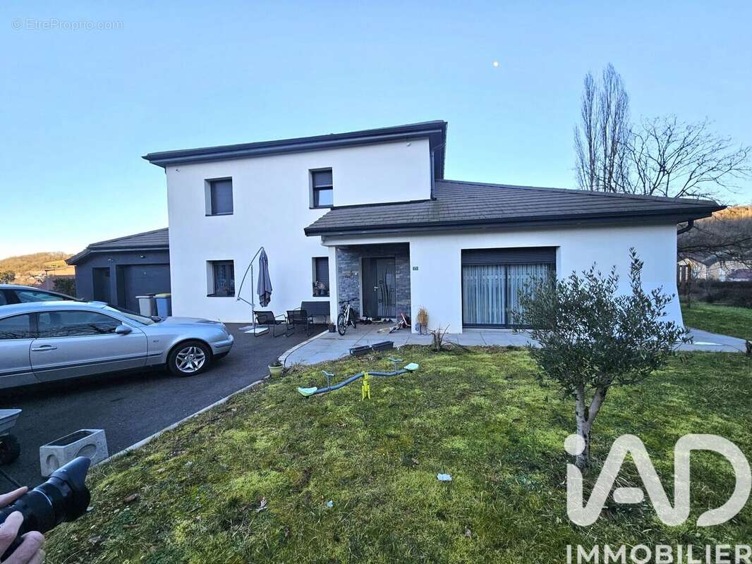 Maison 180 m² à Macornay  - photo 2