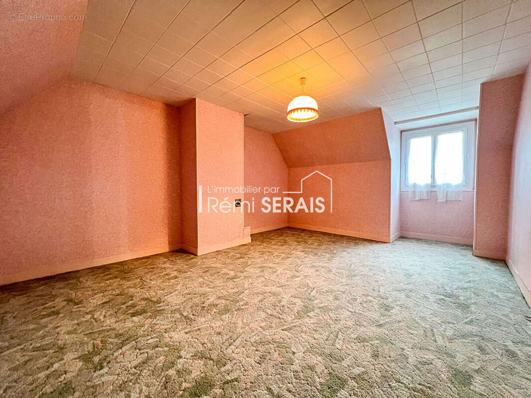 Maison à MONTMERREI