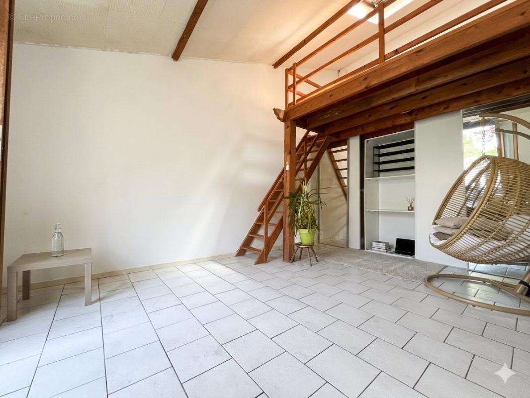 Appartement esprit "maisonnette"  avec exterieur et garage - photo 2