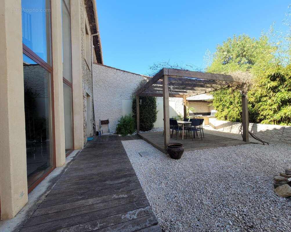 A vendre maison de caractère avec Piscine Chauffée au Centre du Village - photo 5