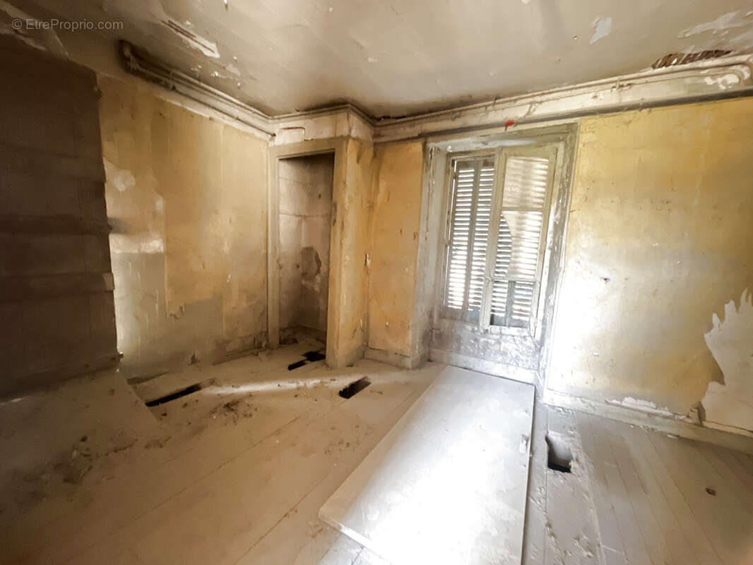 HIDRI IMMO PLUS vous propose un Ensemble immobilier unique à fort potentiel : Maison, Atelier et Dépendances - photo 7