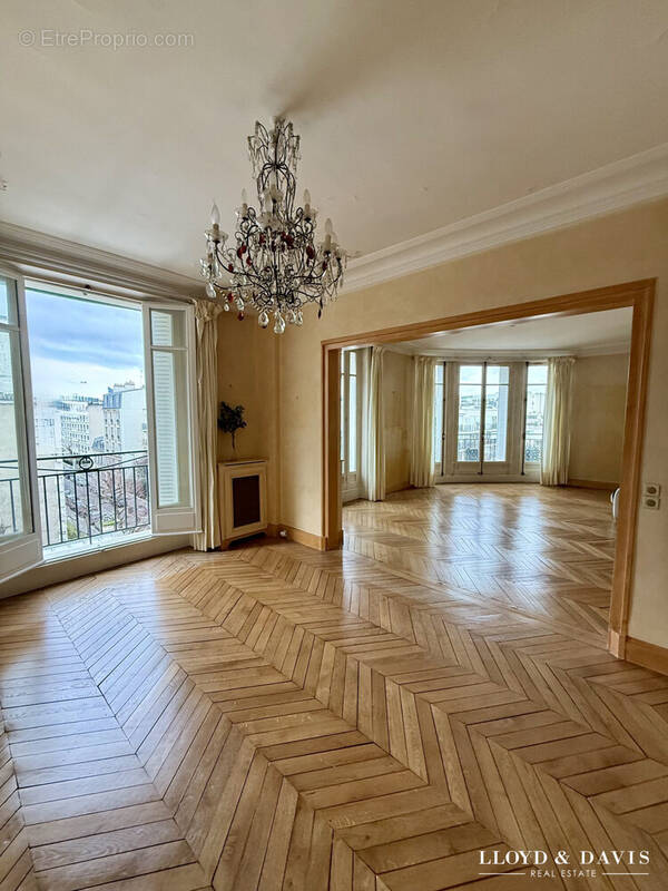 Appartement à NEUILLY-SUR-SEINE