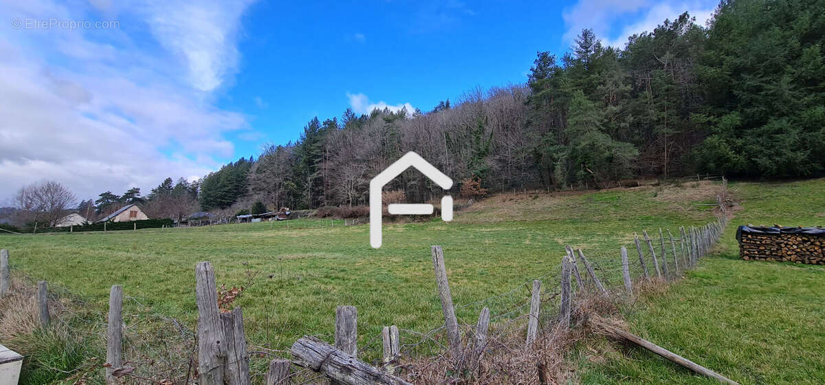 Terrain à MONCEAUX-SUR-DORDOGNE