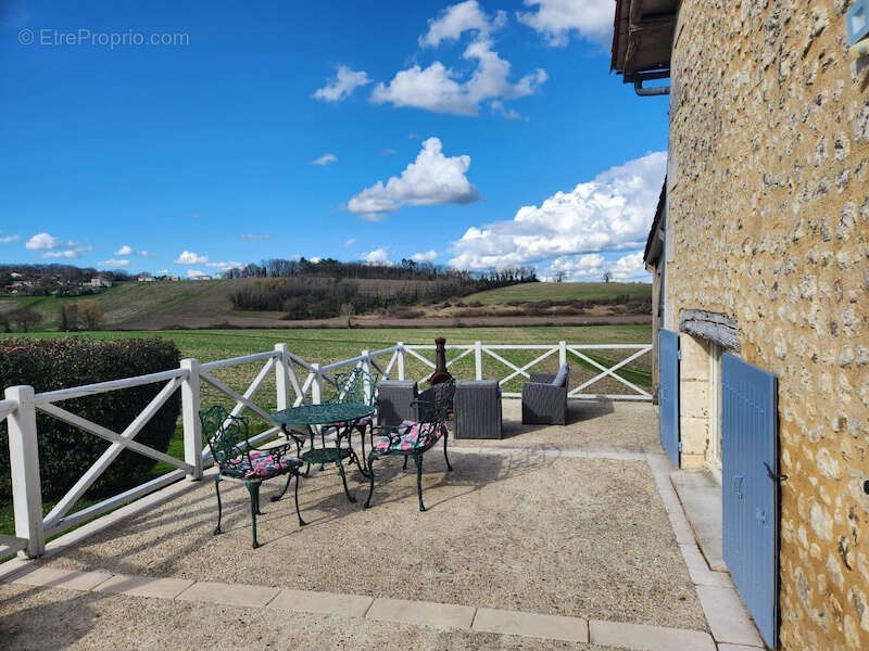 Maison à SALLES-LAVALETTE