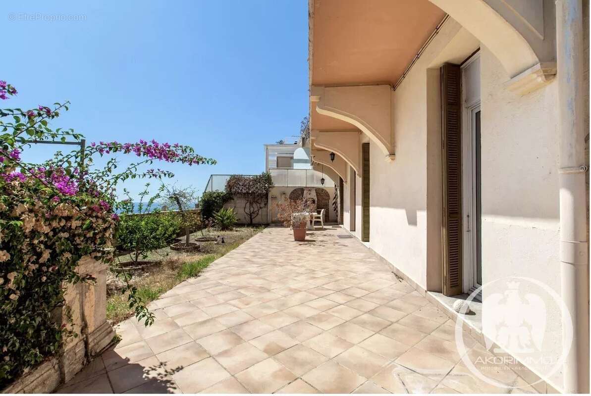 Appartement à ROQUEBRUNE-CAP-MARTIN