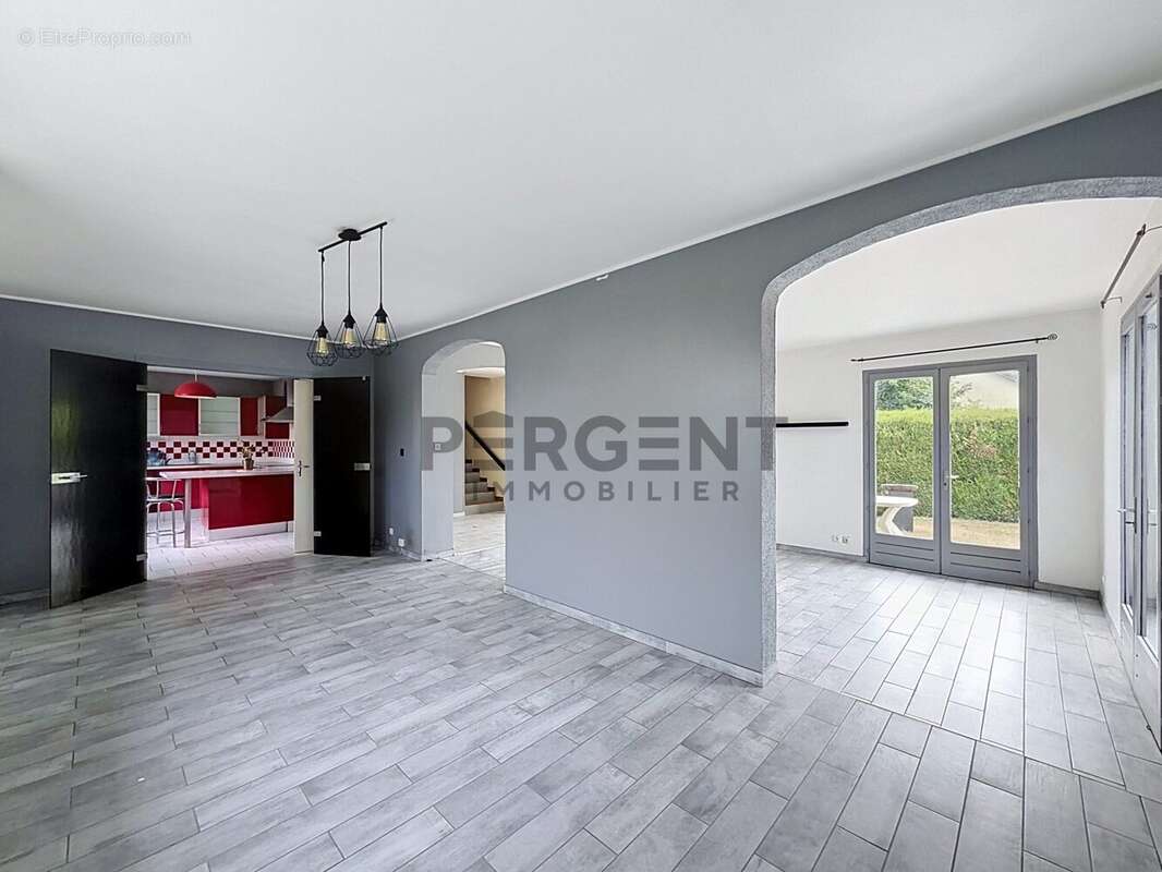 Maison 128 m² à Charleville-Mezieres  - photo 4